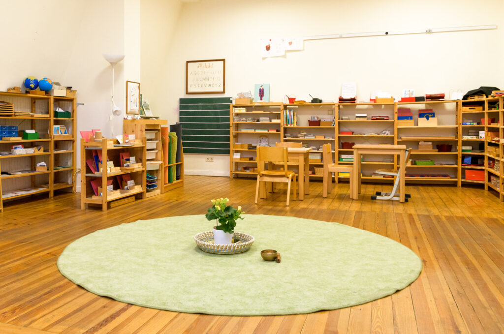 Montessori-Klassenraum